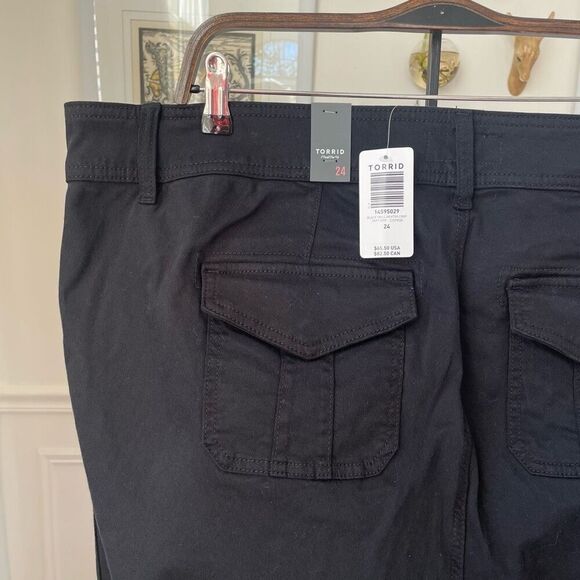 NWT Torrid Crop Aviator Skinny Stretch Twill Mid-Rise Pant $65 24 - Picture 5 of 7